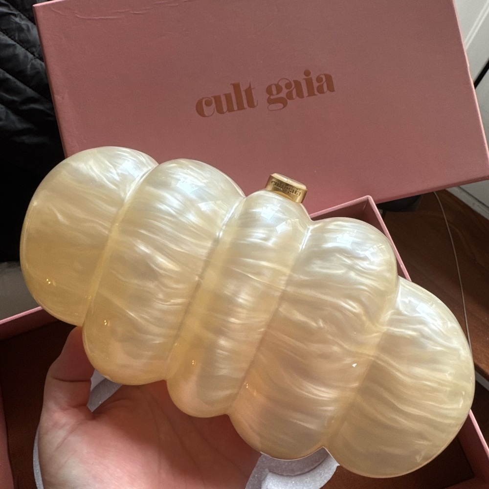 Cult Gaia Puffer Clutch - Picture 2 of 3